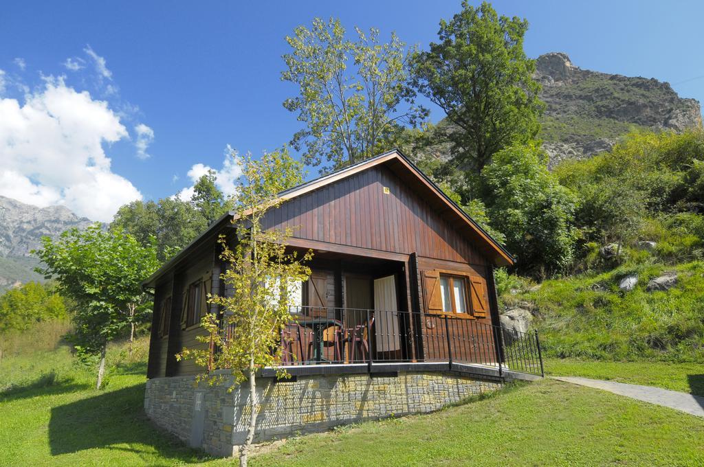 Bungalows La Borda D'Arnaldet Villanova Exterior photo